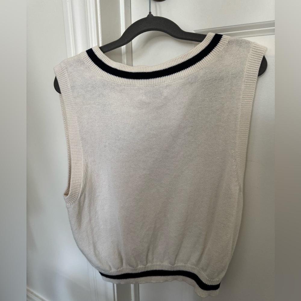 NEW Aritzia Sunday Best Sweater Vest in Cream and Black - Picture 6 of 6